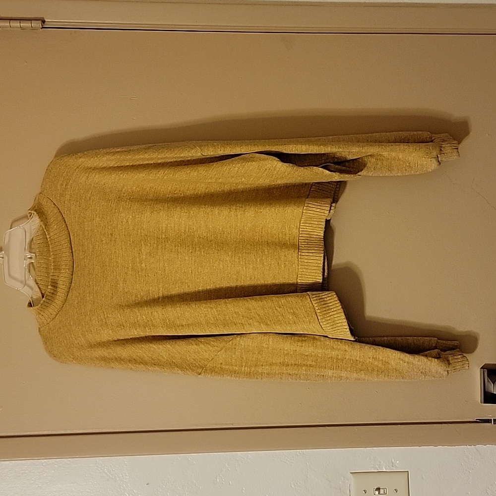 Cropped sweater shirt